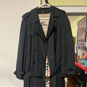 Burberry Long Heritage Trench Coat